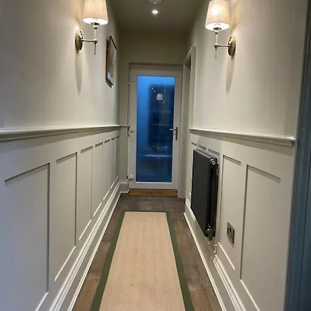 Peaceful Apartment In The Heart Of Frome Exterior photo