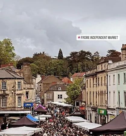 Peaceful Apartment In The Heart Of Frome Exterior photo
