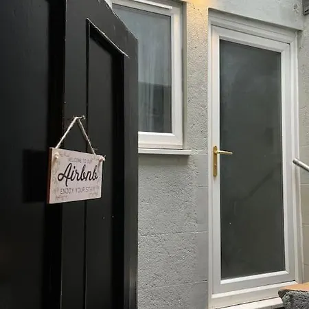 Peaceful Apartment In The Heart Of Frome Exterior photo