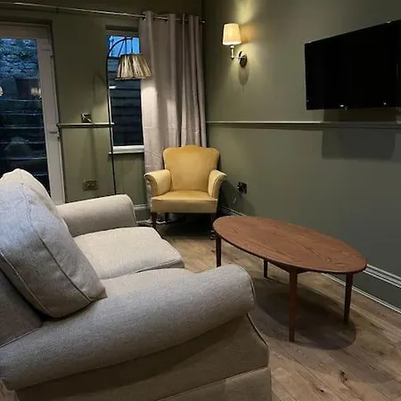 Peaceful Apartment In The Heart Of Frome Exterior photo