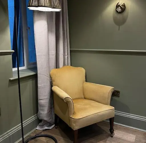 Peaceful Apartment In The Heart Of Frome
